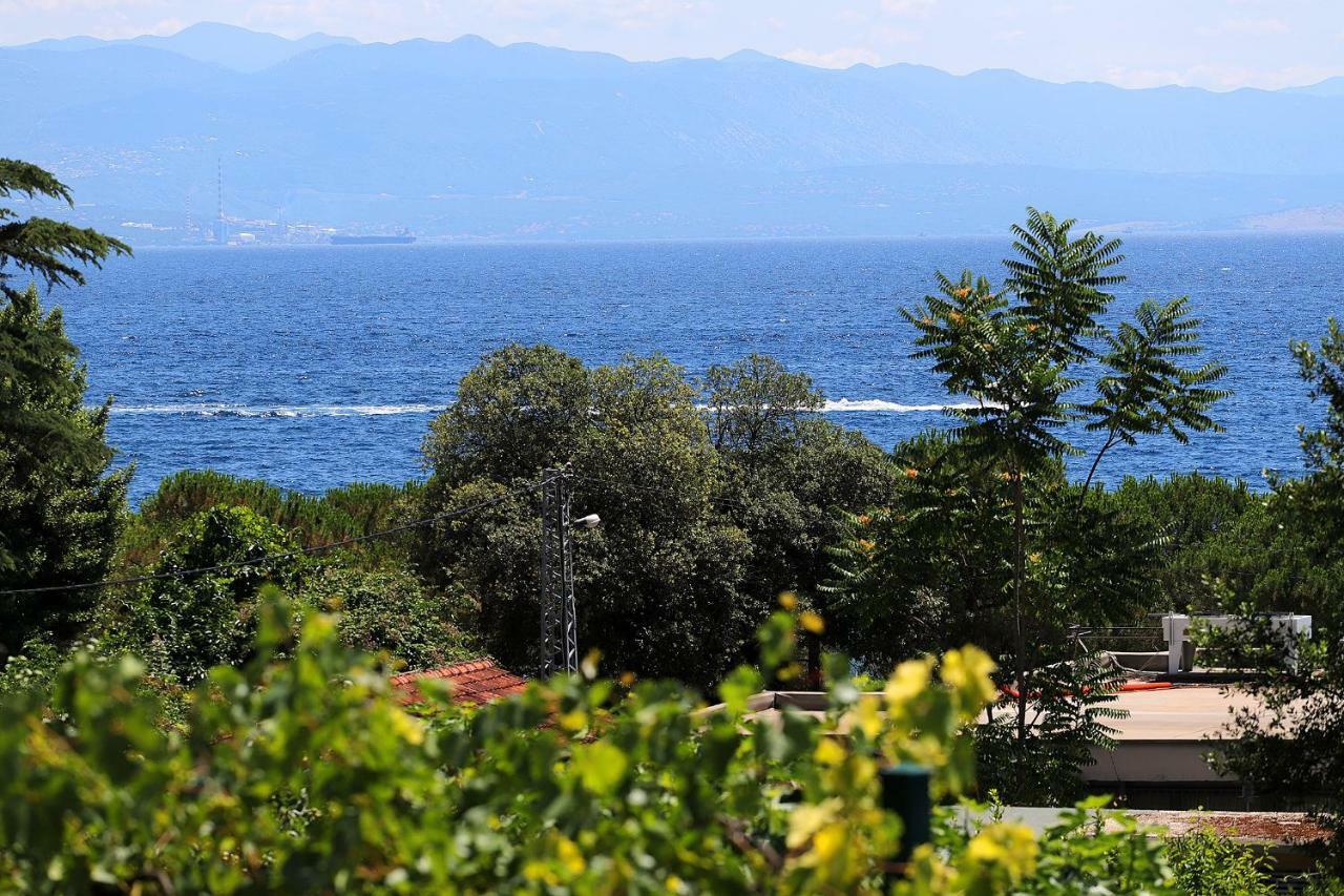 New Apartment With Swimming Pool Near The Beach Ičići Kültér fotó