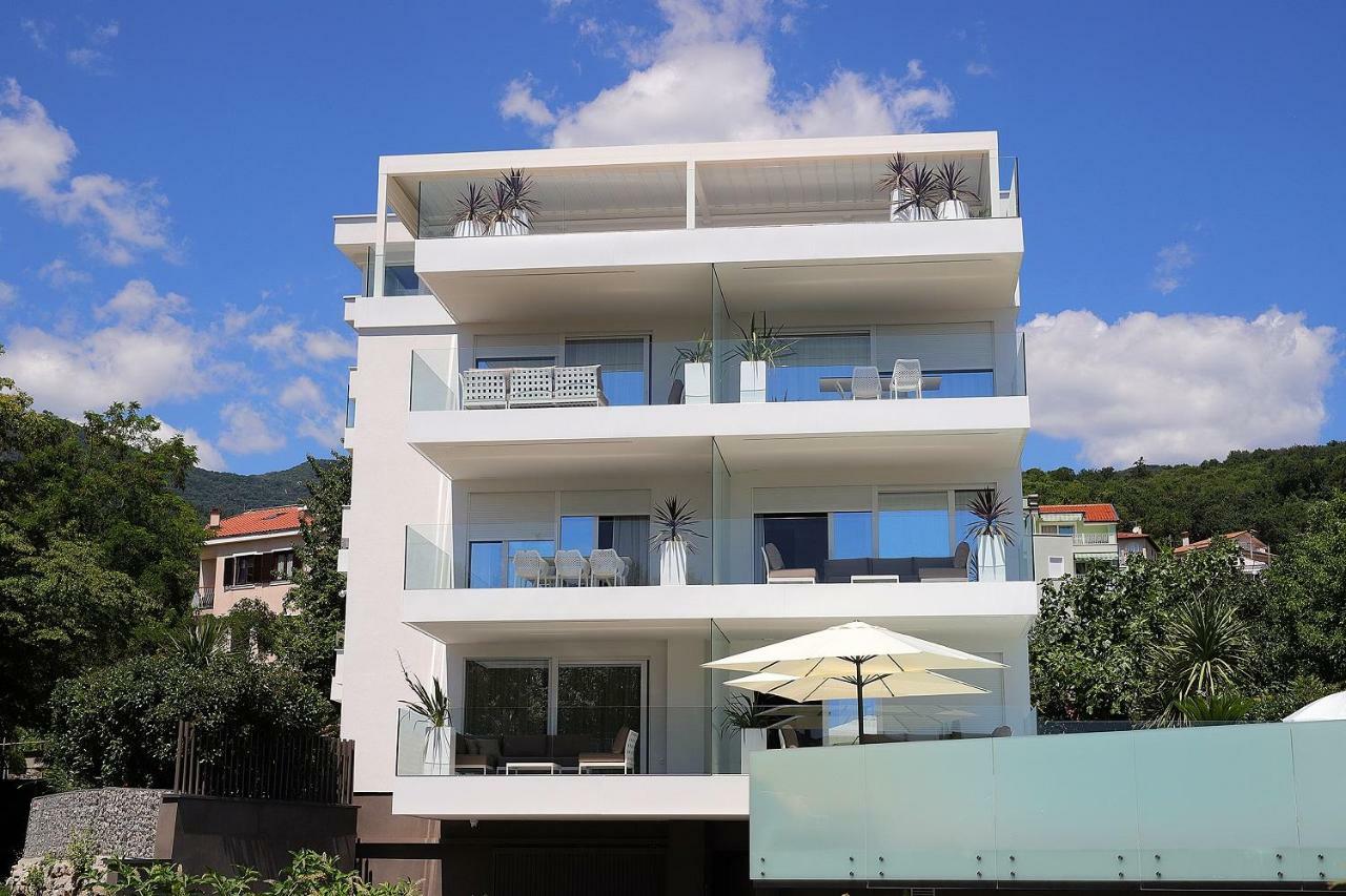 New Apartment With Swimming Pool Near The Beach Ičići Kültér fotó